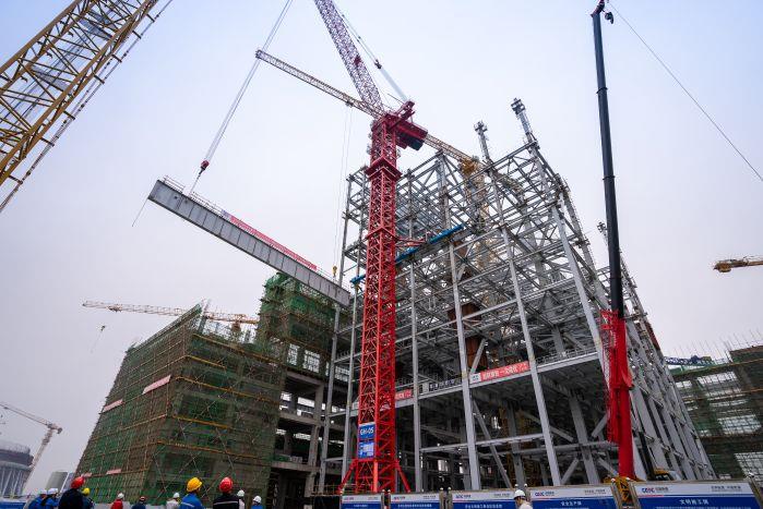 起吊?。〝z影：陸世軒）