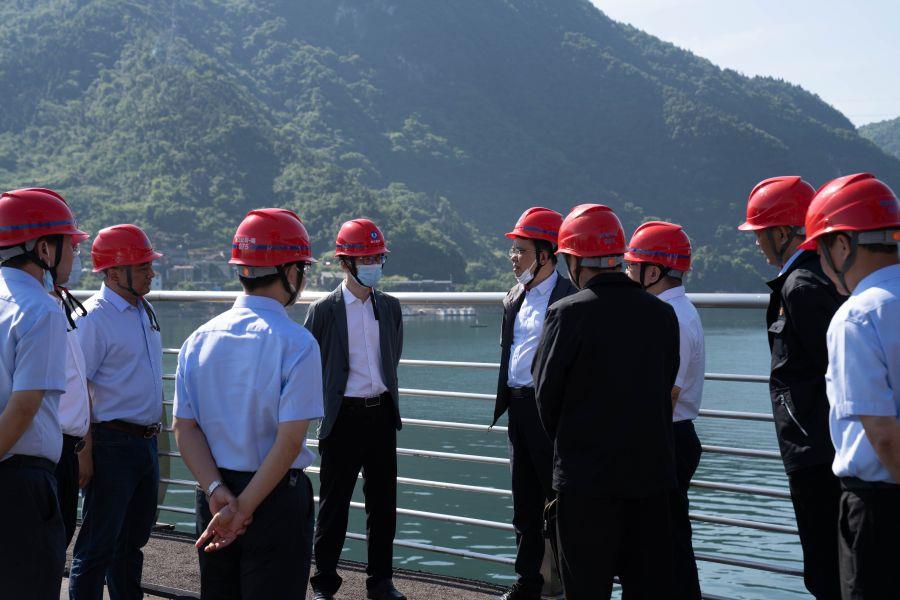 朱承軍調研清江公司安全生產(chǎn)和防洪度汛工作1（楊海青 攝）